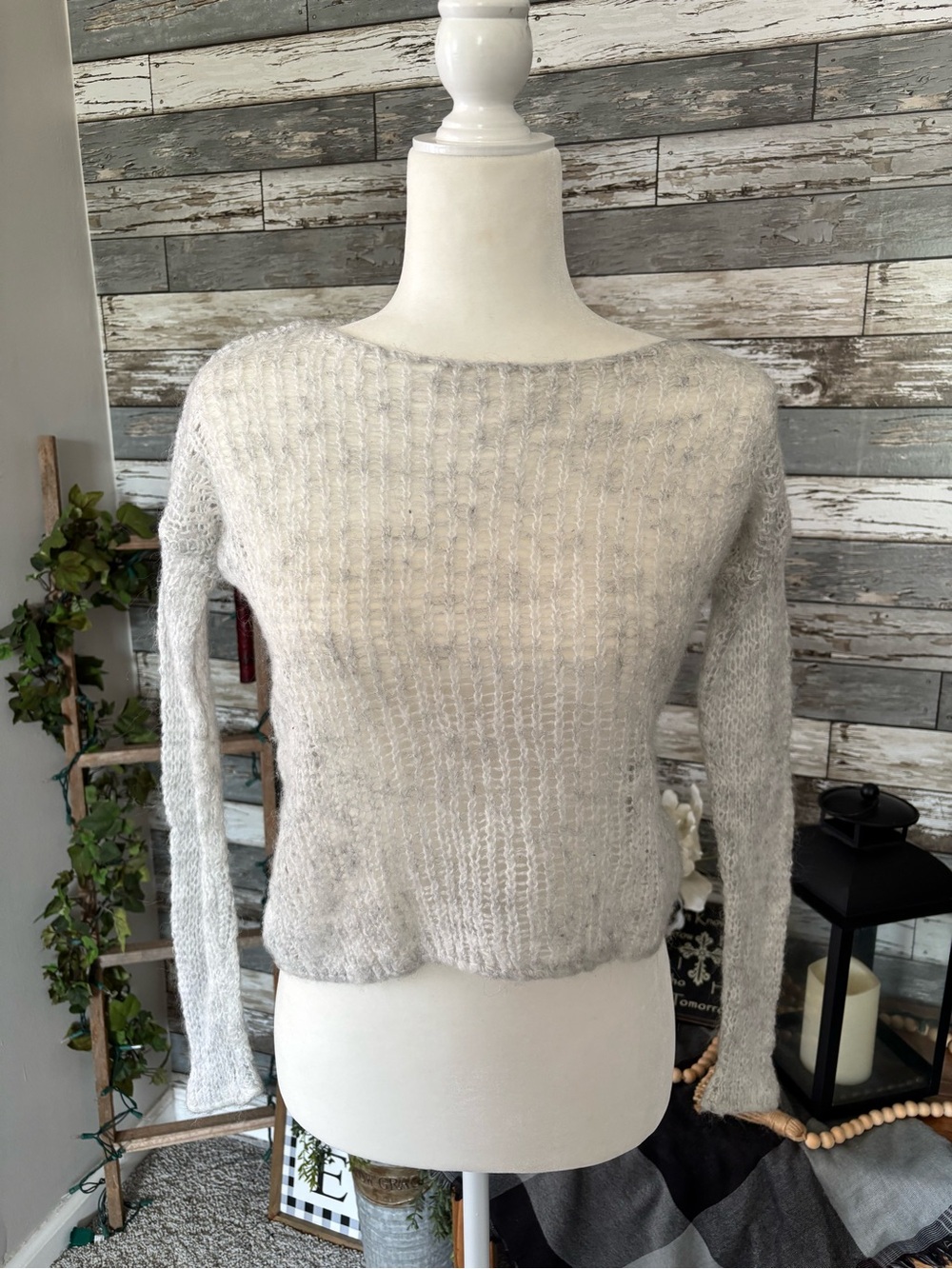 Brandy Melville Light Gray/White Loose Open Knit Short Layering Sweater